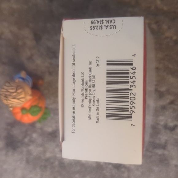 Waiting for the great pumpkin Linus ornament - Picture 10 of 10